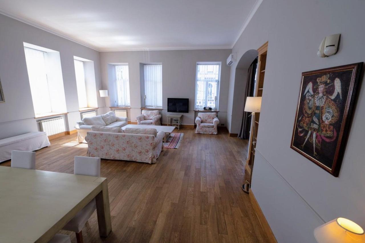 Great 144 Sq.M. Apartment In The Center Of Kiev Eksteriør bilde